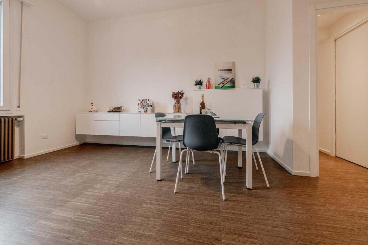 Realkasa De Crescenzi Family Apartment Bologna Bagian luar foto